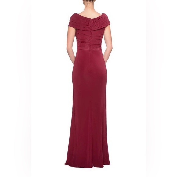 La Femme Wine Burgundy Ruched Off The Shoulder Jersey Column Gown Size 6 NWOT - Picture 2 of 2